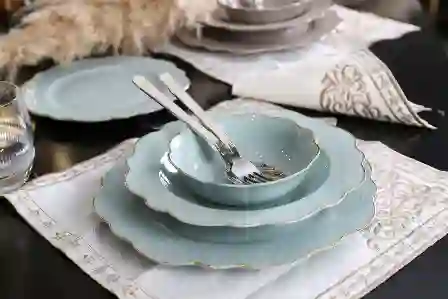 Resim Laurance Mint Yeşil Renkli New Bone China Yemek Takımı 24 Parça