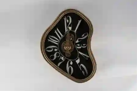 Resim Mikasa Moor Dali Bronz Çerçeveli Siyah Saat 42X30X8Cm